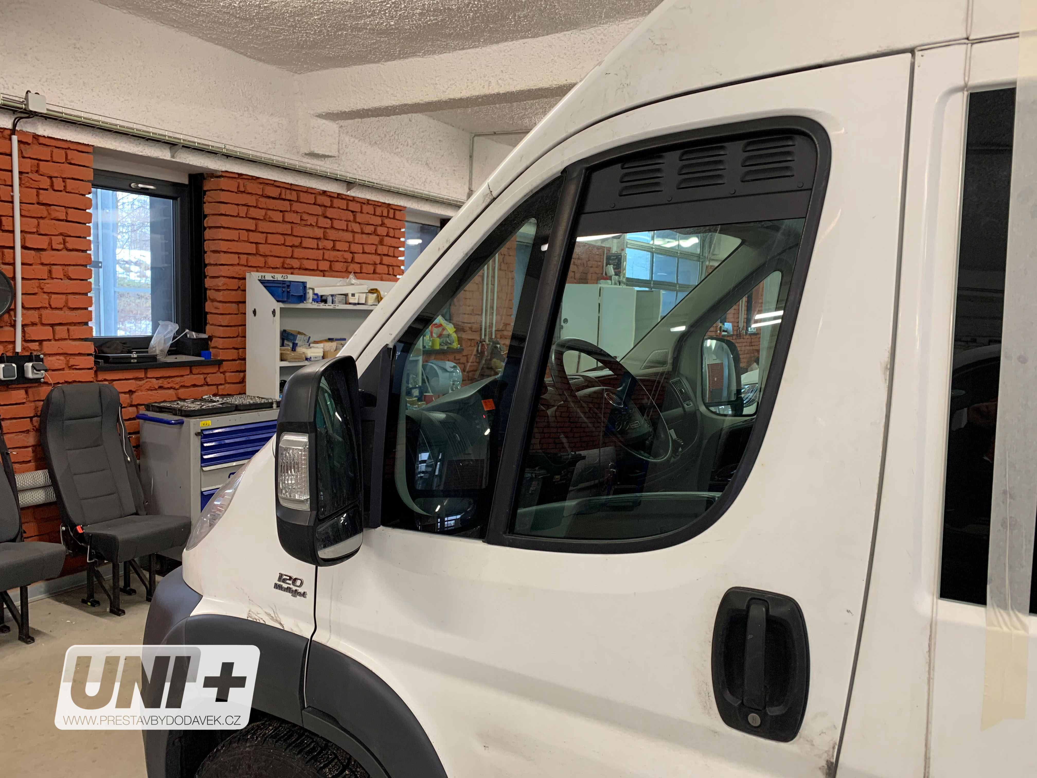 Okenní větrací mřížka Citroen Jumper / Peugeot Boxer / Fiat Ducato (2007-)