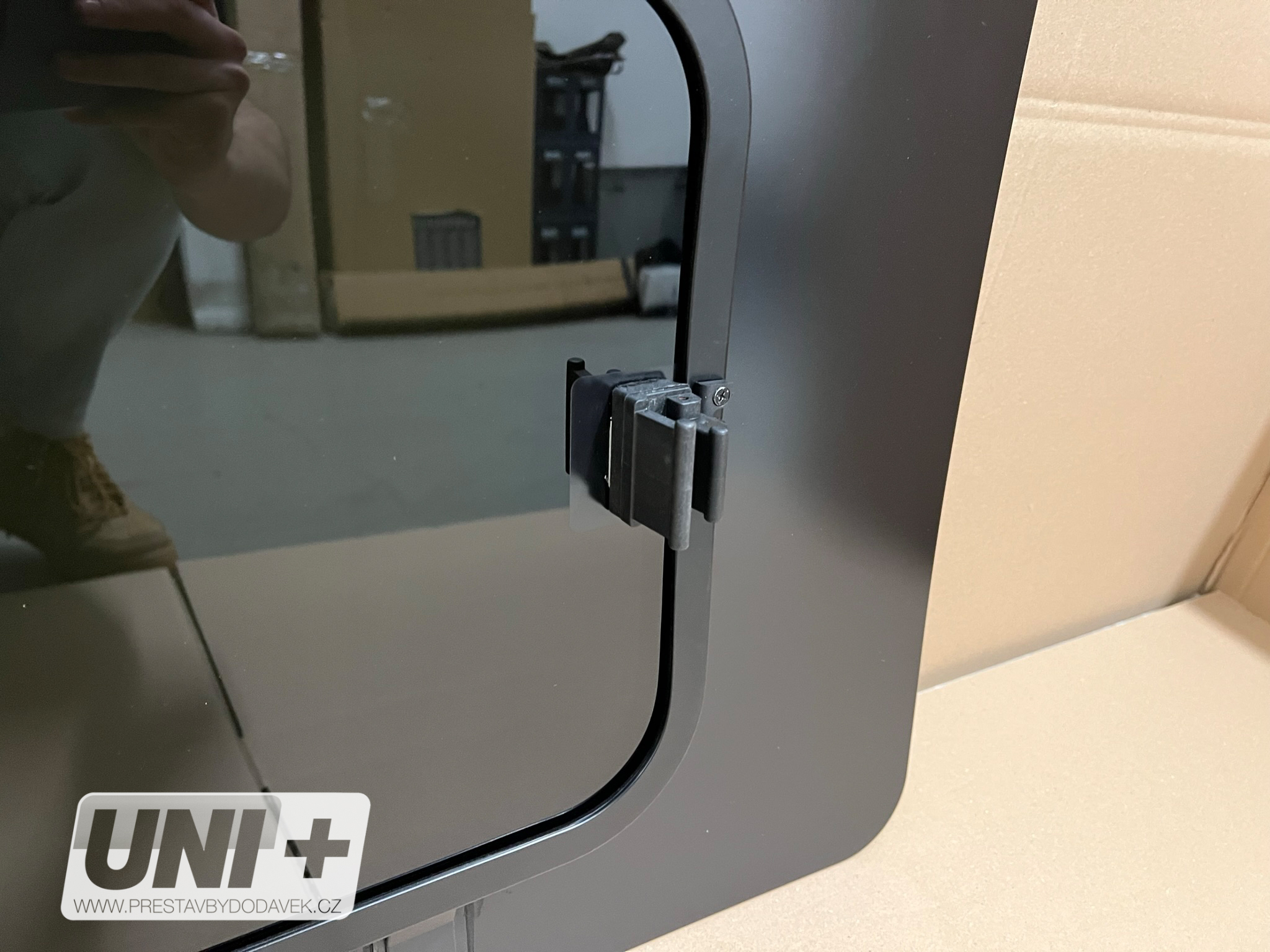 Boční posuvné okno Carbest tónované – Ford Custom V362 | levé