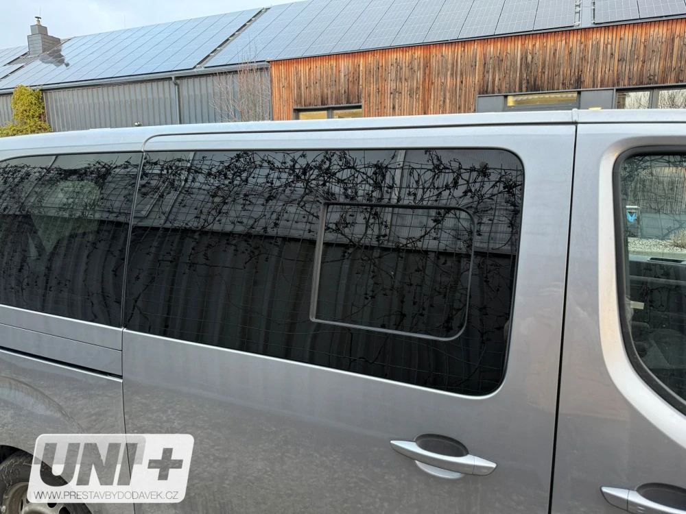 Boční posuvné okno Carbest tónované – Citroen Jumpy / Peugeot Expert / Toyota Proace | pravé