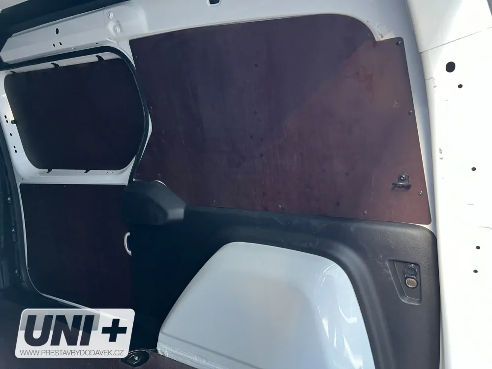 Obložení bočních stěn - překližka 4 mm Renault Kangoo | (L2 3,62 m³)