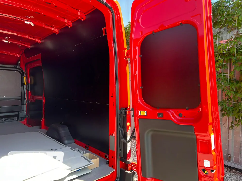 Obložení bočních stěn - překližka 4 mm Ford Transit L4H3