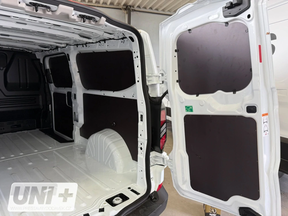 Obložení bočních stěn - překližka 4 mm Ford Transit Custom V710 , Volkswagen Transporter T7 | L2