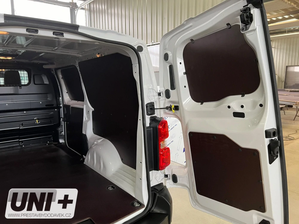 Obložení bočních stěn - překližka 4 mm Citroen Jumpy, Peugeot Expert, Toyota Proace | (2862 mm)