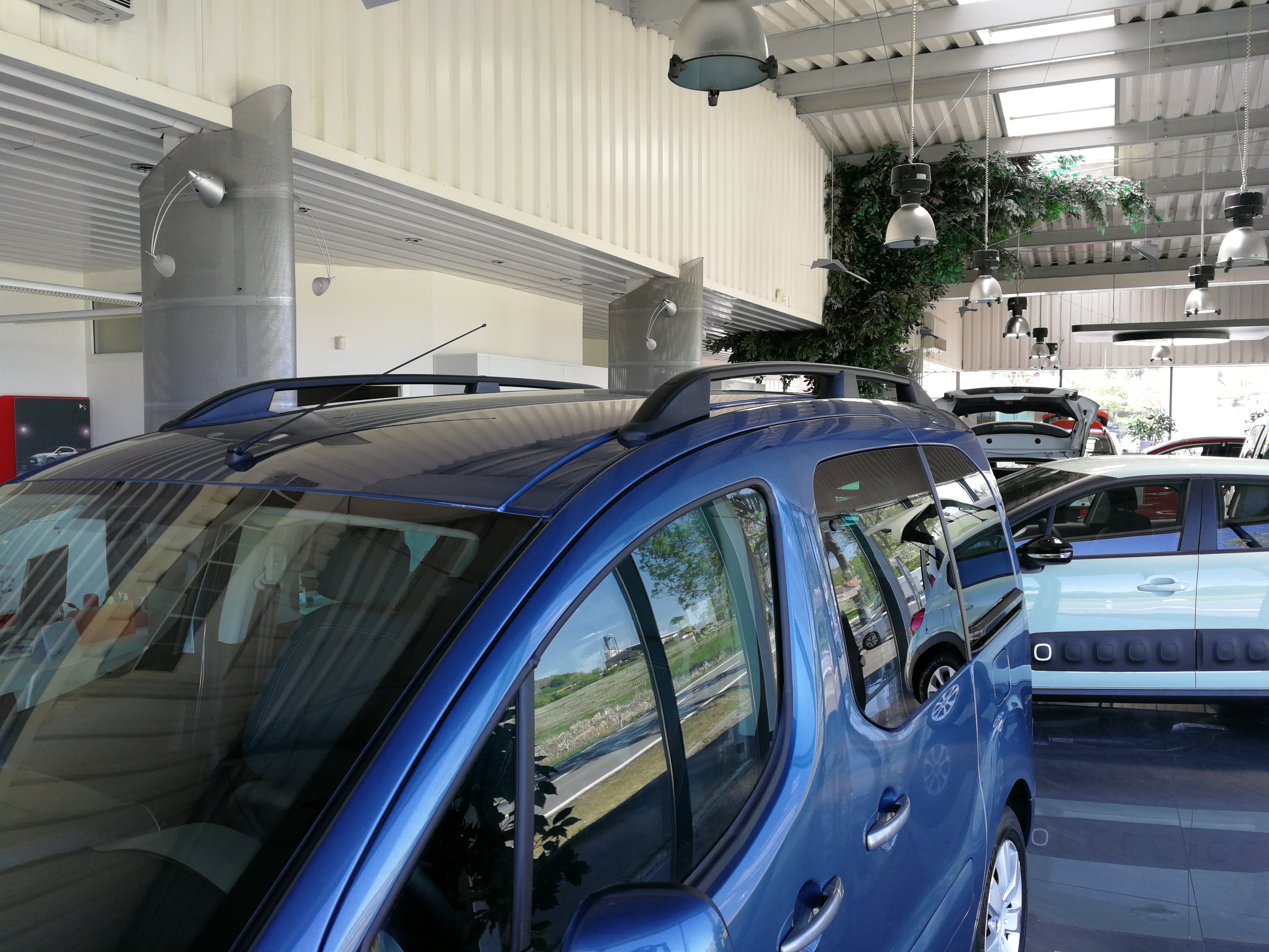 Omtec podélné střešní nosiče černé - Citroen Berlingo B9, Peugeot Partner B9
