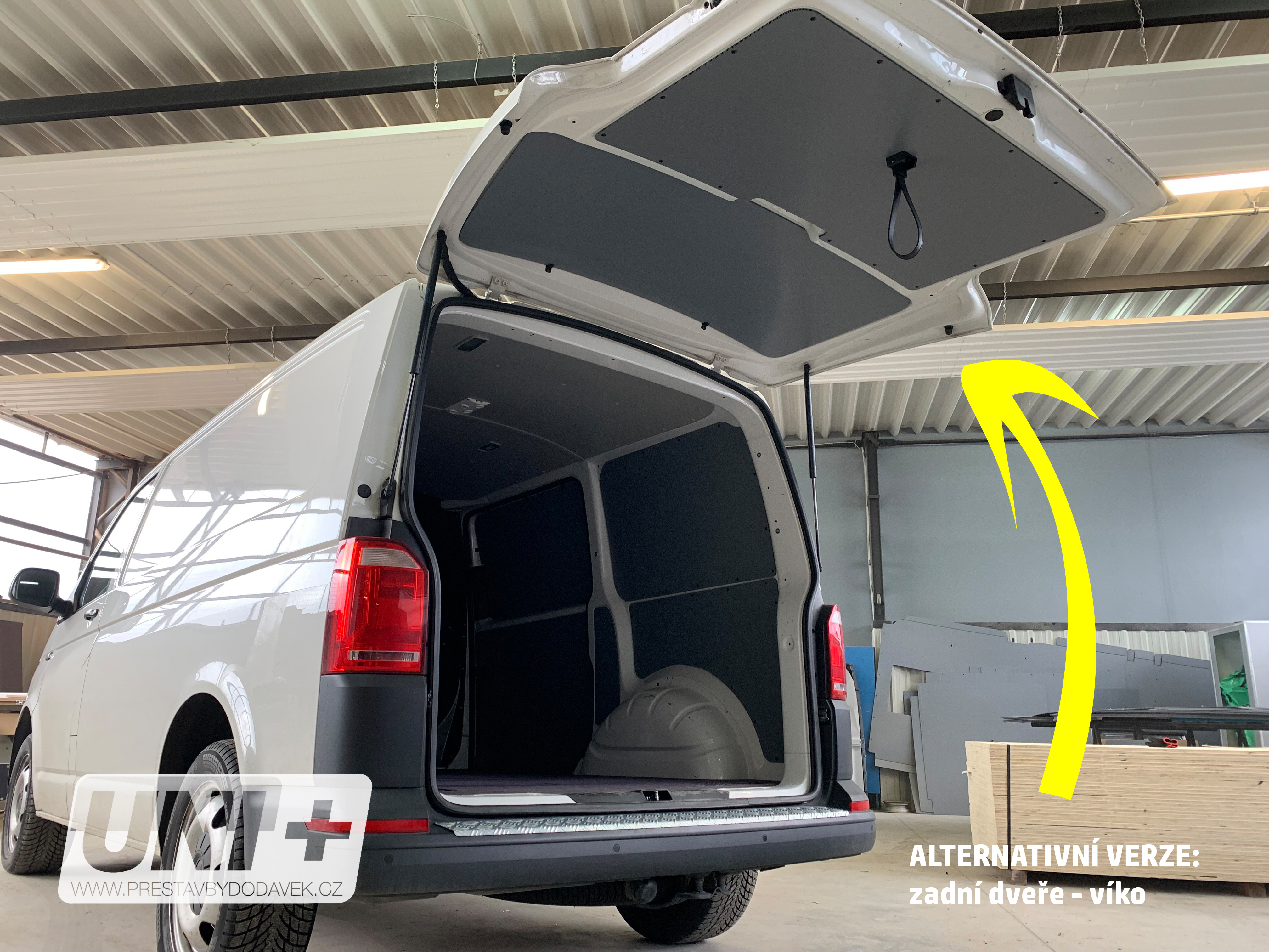 Obložení bočních stěn - polypropylen IP 4 mm Volkswagen Transporter T5 / T6 | L1H1