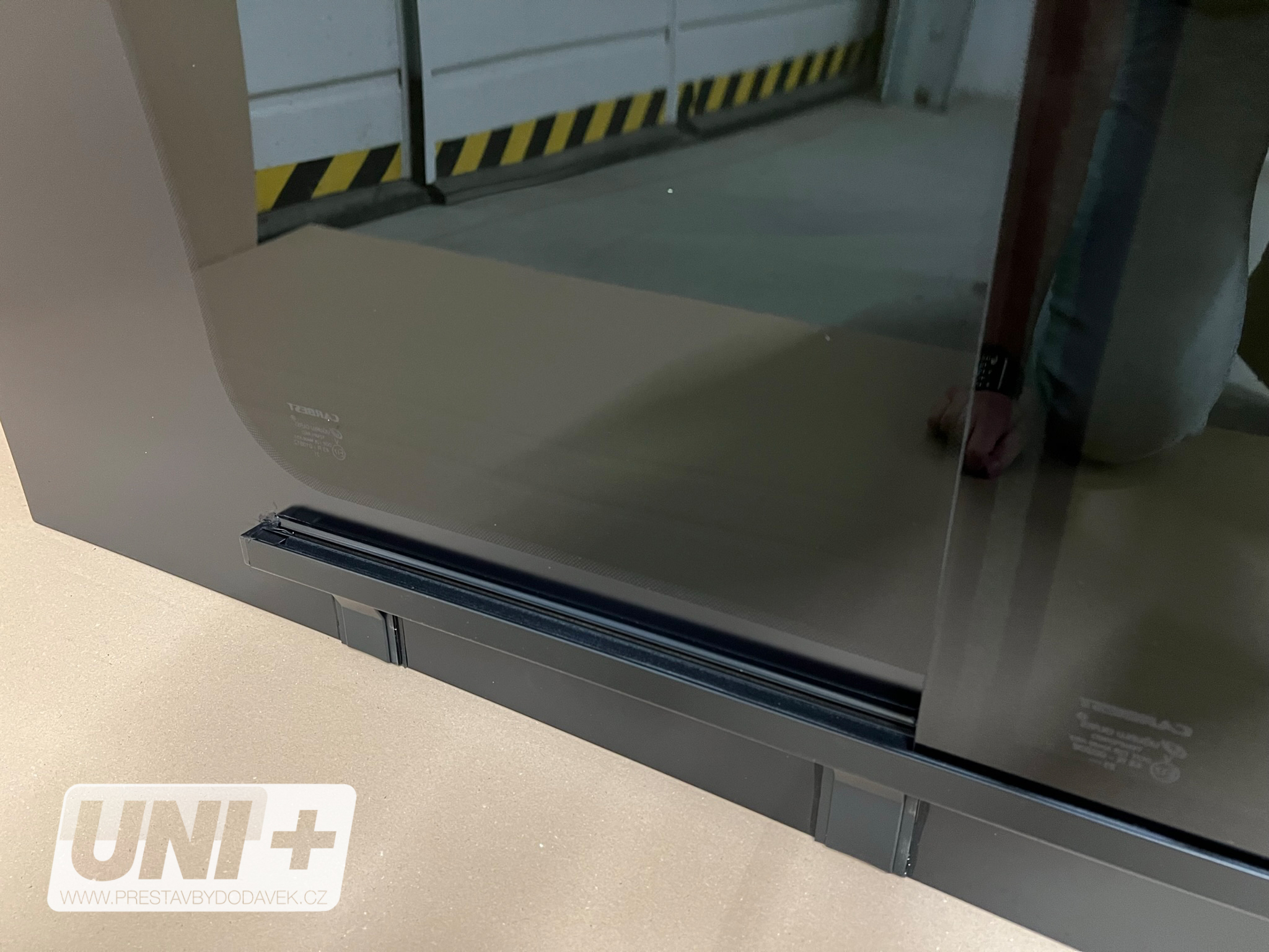 Boční posuvné okno Carbest tónované – Ford Custom V362 | levé