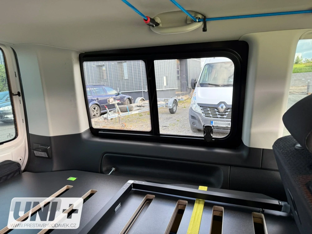 Boční zadní levé posuvné okno L1 | Volkswagen Transporter T5, T6