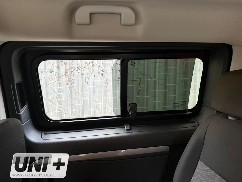 Boční posuvné okno Carbest tónované – Citroen Jumpy / Peugeot Expert / Toyota Proace | pravé