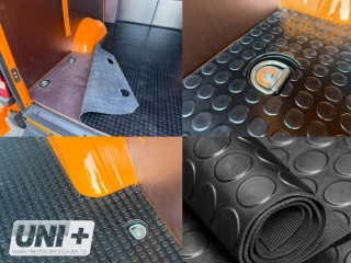 Podlahová krytina 4 mm s penízkovým dezénem - vyrobená na míru podle modelu auta